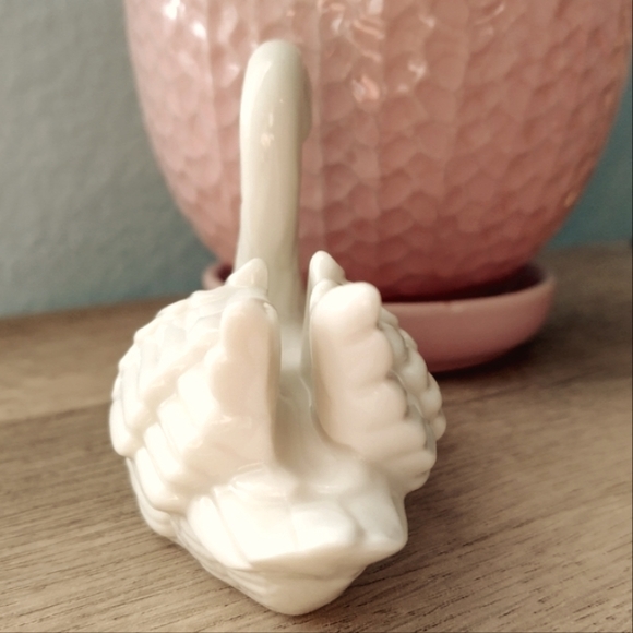 Lenox Swan Name Card Holder, Small Vintage Ivory Figurine - Picture 4 of 16
